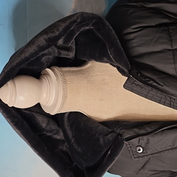 32 Degrees Heat Black Quilted Hooded Jacket With Plush Inside (Butter Soft) Med. - Picture 4 of 6